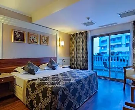 Hotel Alba Queen 5*