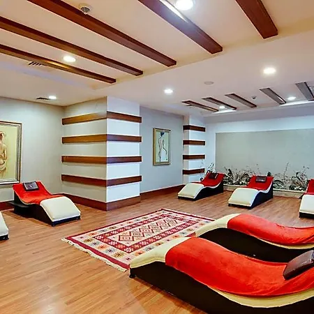 Alba Queen Hotel 5*