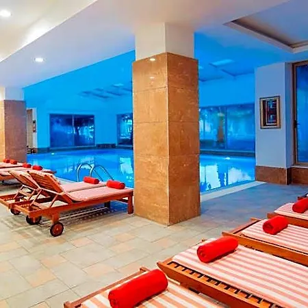 Hotel Alba Queen 5*